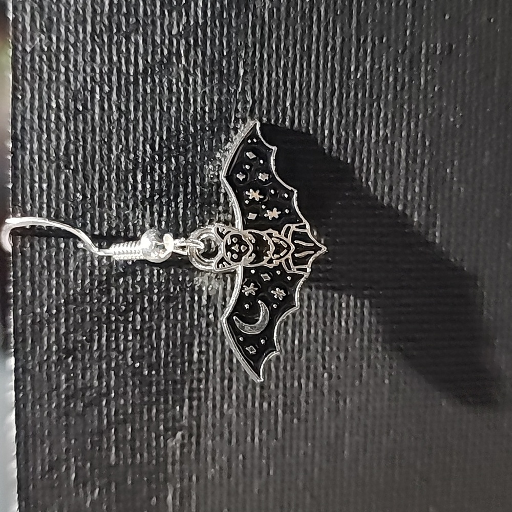 Bat charm earrings - Picture 2 of 2